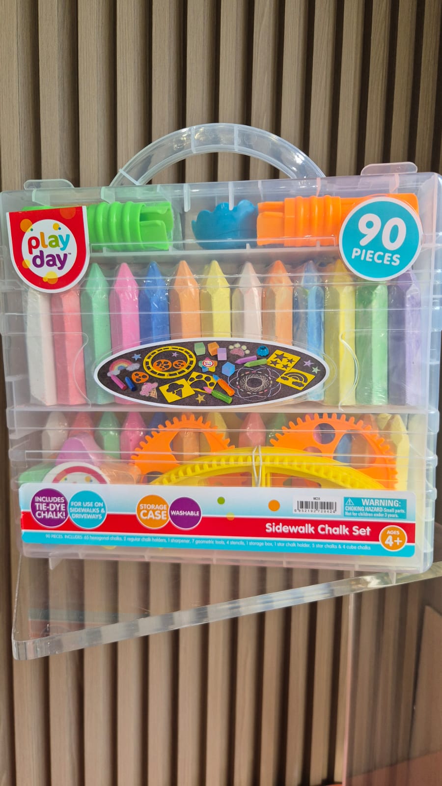 Play Day Sidewalk Chalk Set, maletín de gises y accesorios de 90 piezas